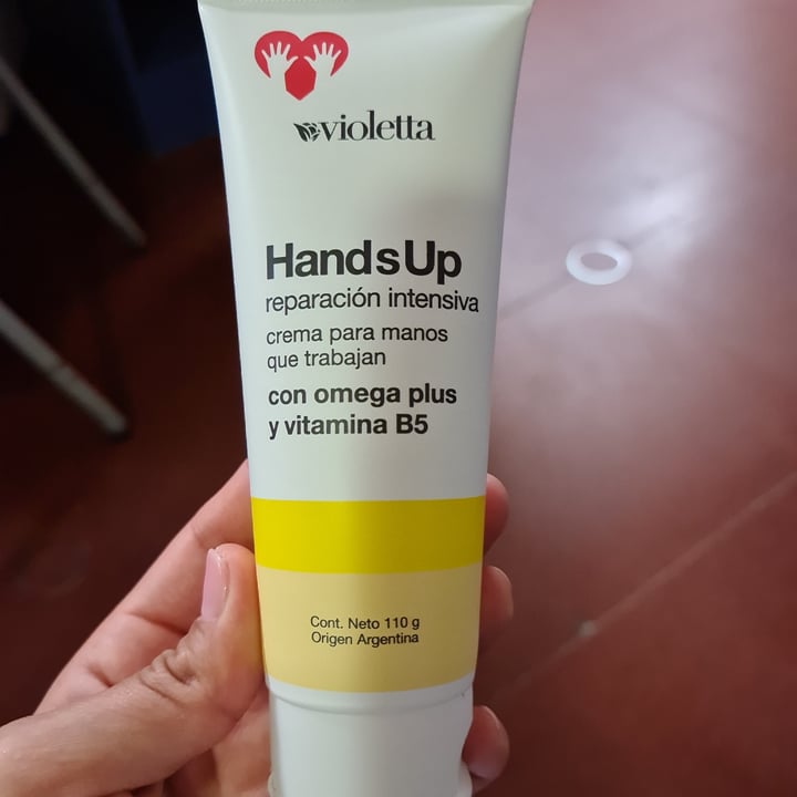 photo of Violetta cosméticos Hands Up shared by @moritaclau982 on  07 May 2022 - review