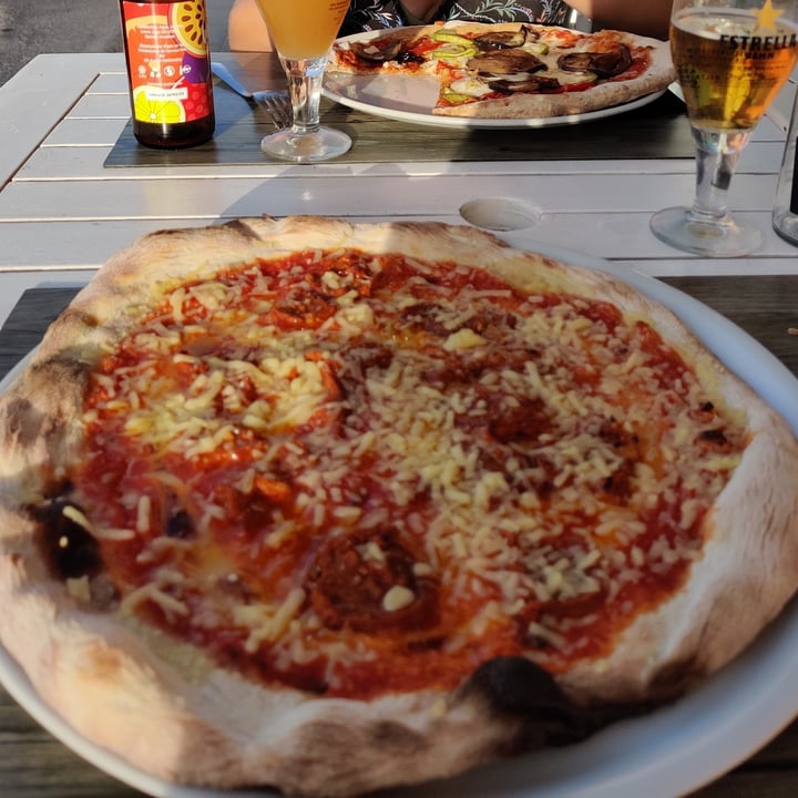 photo of pizzeria marameo Diavola (Veganized) shared by @vegahanimo on  29 Oct 2022 - review