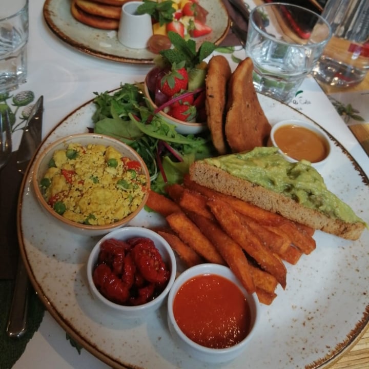 photo of Shake Café Vegan Brunch shared by @kia201 on  17 Mar 2022 - review