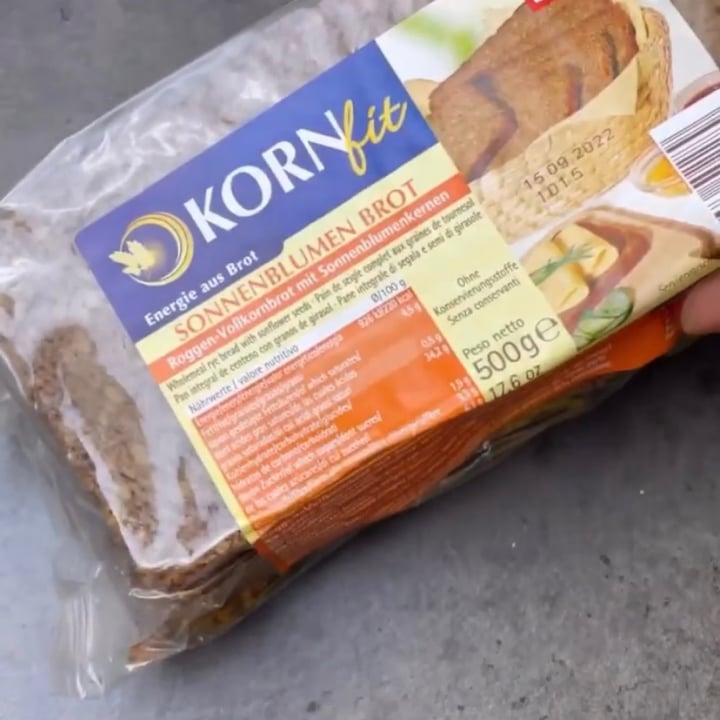 photo of Kornfit Leinsamen brot shared by @rebeccagreco99 on  23 Mar 2022 - review
