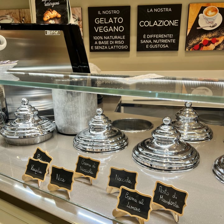 photo of Gelateria Iamotti Gelato shared by @nicole- on  27 May 2022 - review