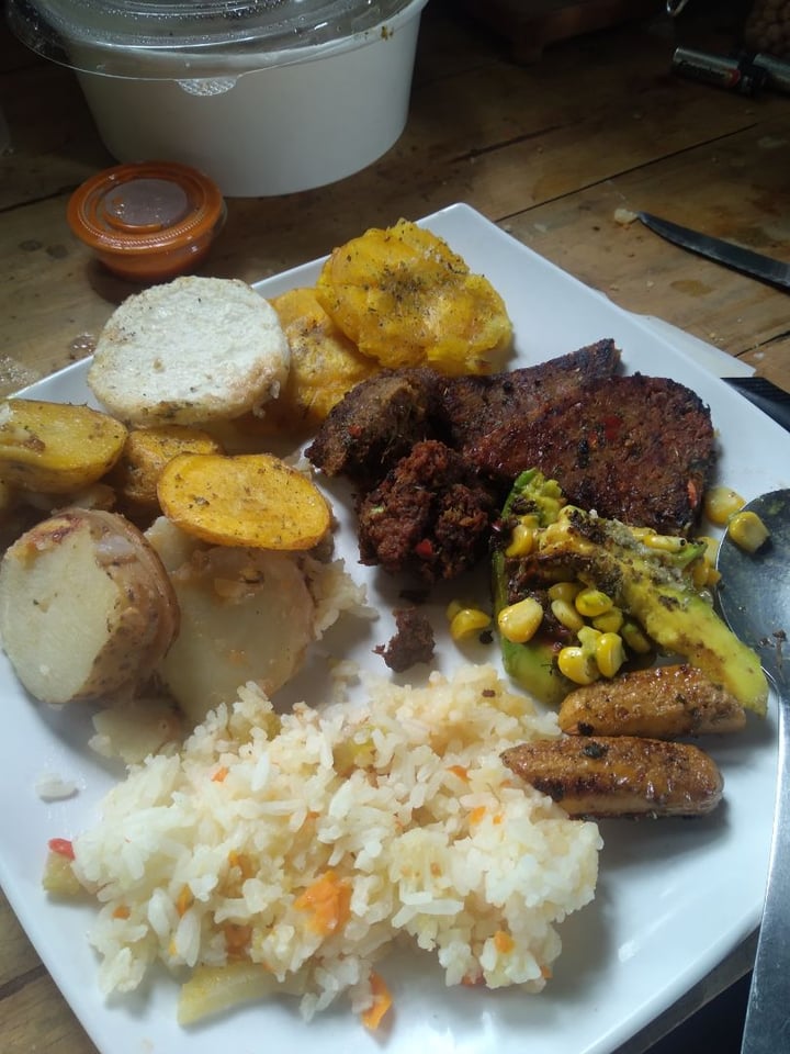 photo of Maha Vegan Food Parrillada Para Dos shared by @rafecomo on  31 May 2020 - review