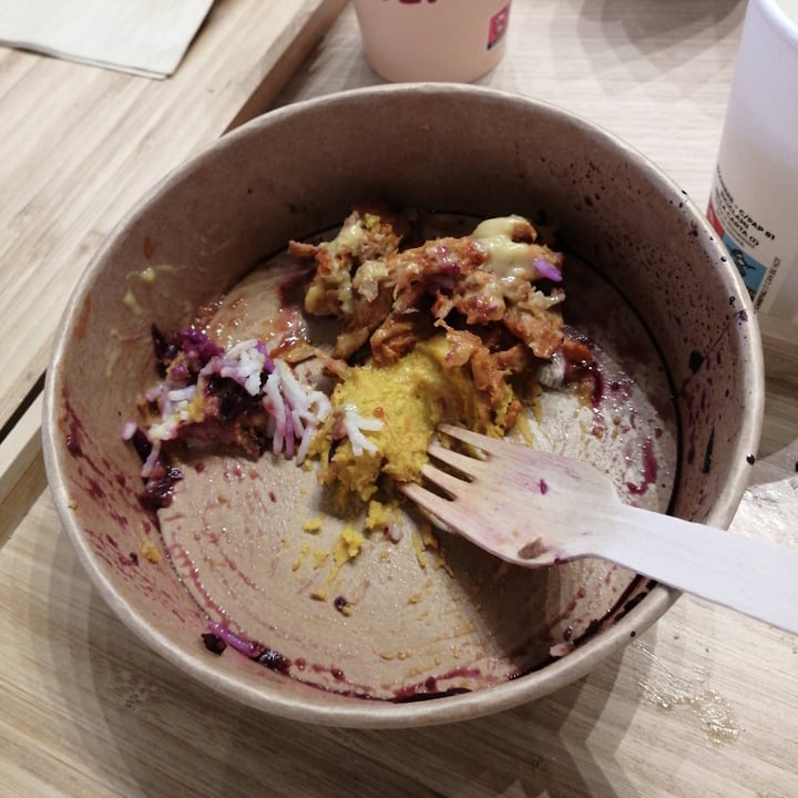 photo of Hummus Around "Il Centro" Arese Vegan Bowl shared by @damianone84 on  10 Dec 2022 - review