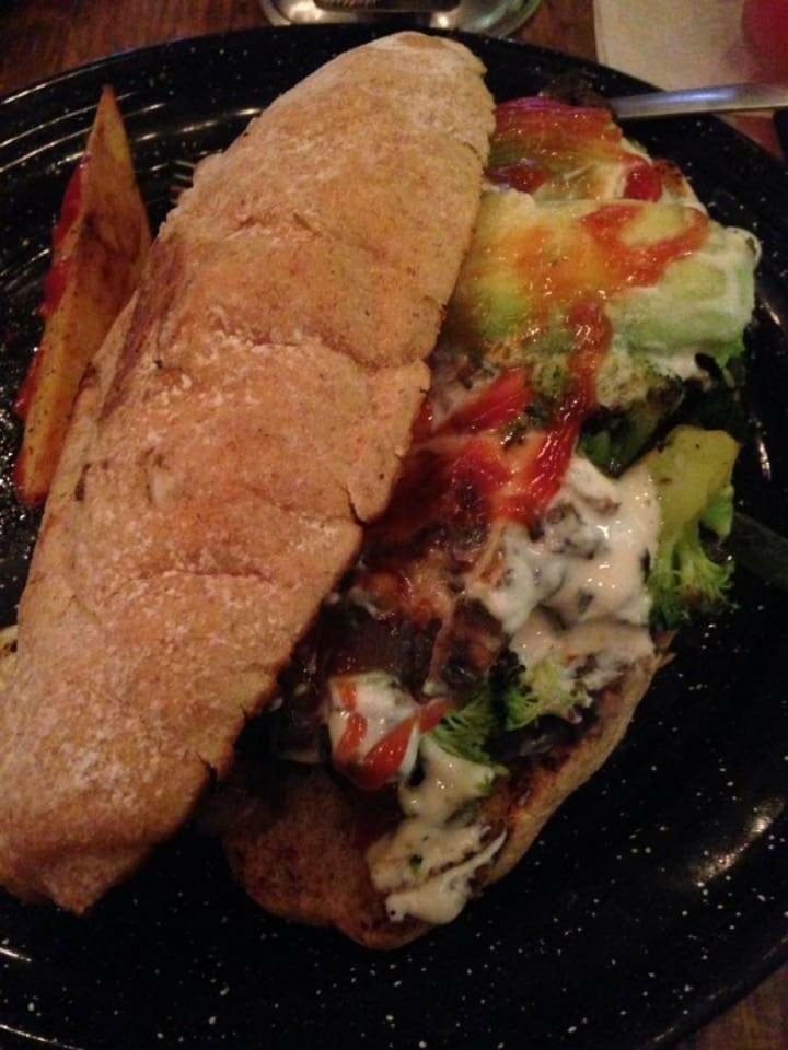 photo of Revolucion Verde Torta Revolucionaria shared by @angeltrevinho on  26 Jan 2020 - review