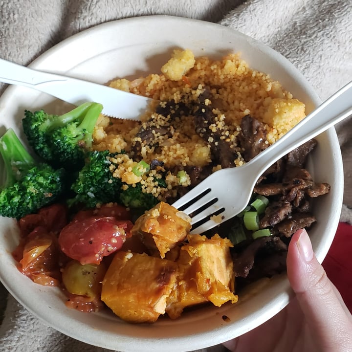 photo of Veggie Grill Bulgogi Beef Protein Bowl shared by @camaleoainterestelar on  28 Apr 2022 - review