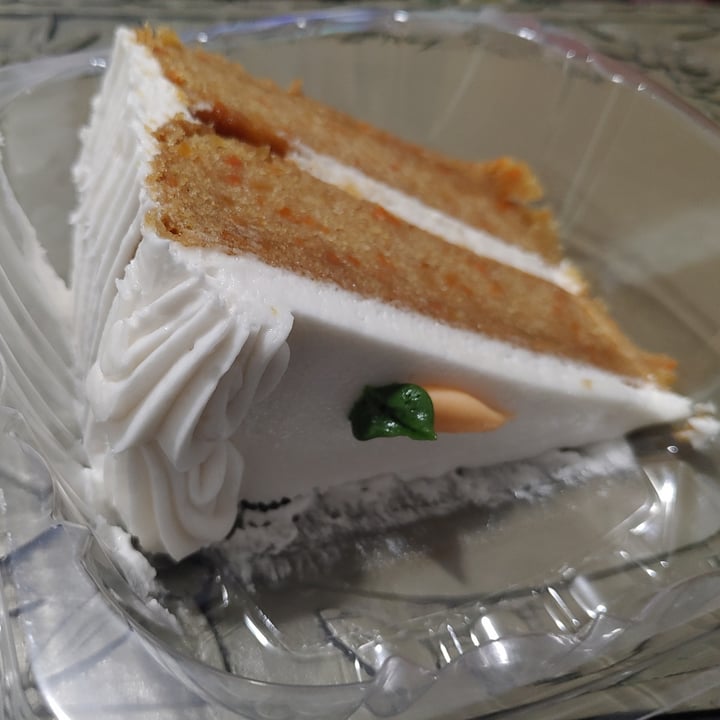review photo of Uptown Veg Carrot Cake 🥕🍰 shared by @tommytommy on 04 Dec 2021 - review