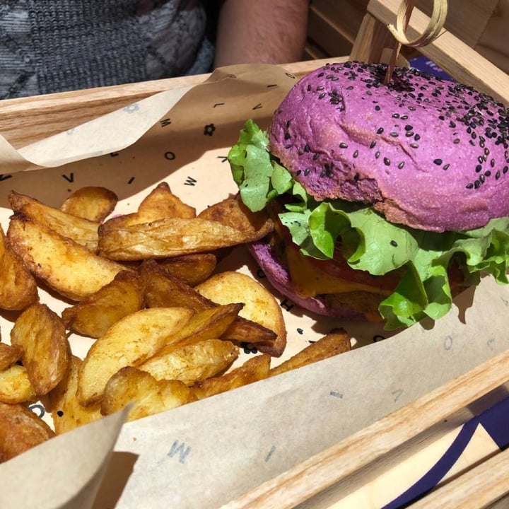 photo of Flower Burger Cherry Bomb shared by @michele-p on  10 Nov 2022 - review