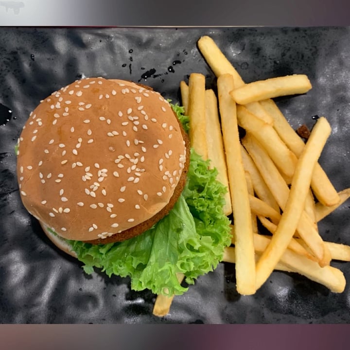 photo of GreenDot - NEX Black Pepper Soya Burger with Fries shared by @pbl on  16 Dec 2020 - review