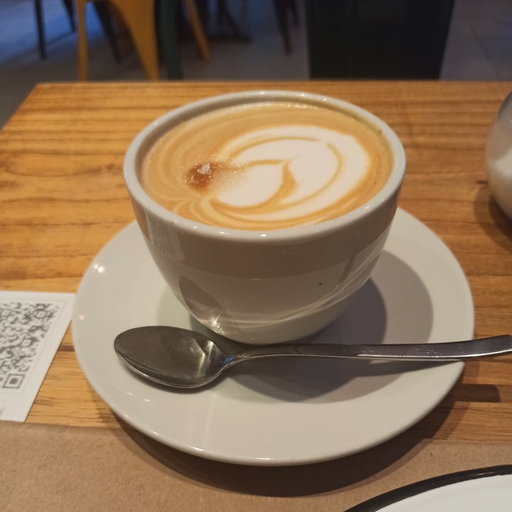 photo of OL'DAYS Coffee and Deli Latte Con Leche De Almendras shared by @diegokero on  24 Feb 2021 - review