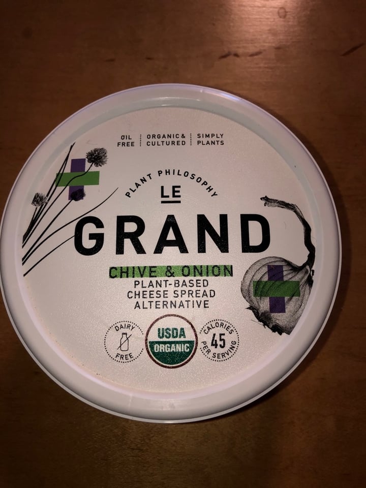 photo of Le Grand Le Grand Chive & Onion Cheese Spread shared by @planetearth on  29 Nov 2019 - review