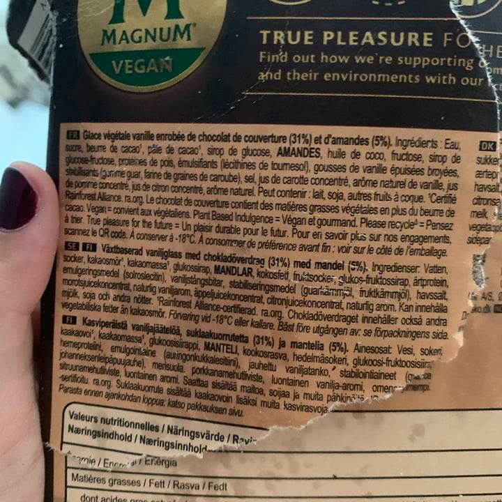 review photo of Magnum Magnum Vegan Almond shared by @chiaralaregina on 31 Aug 2022 - review