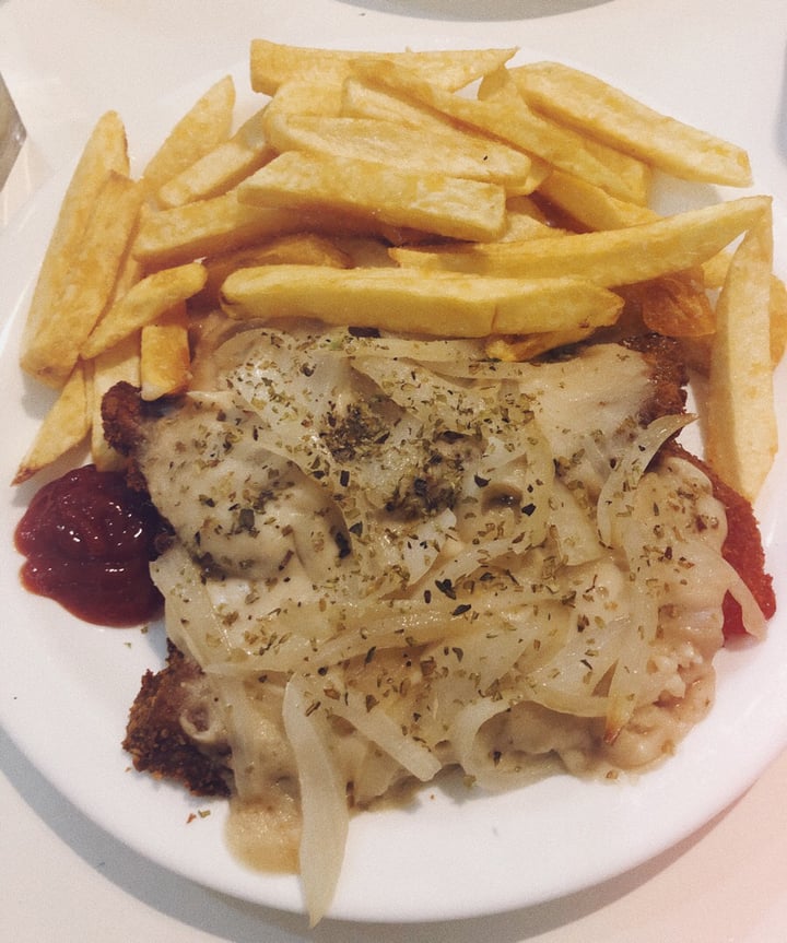 photo of Loving Hut Microcentro Lomito a la Fugazzeta shared by @marianitaroldan on  03 Aug 2019 - review