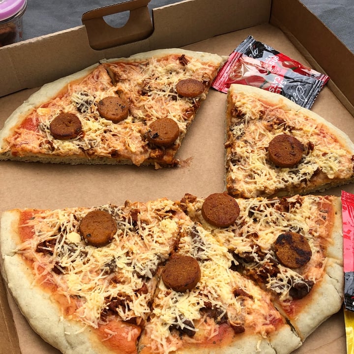 photo of Edén Pizza 3 Meat shared by @mochileravegana on  26 Jun 2022 - review