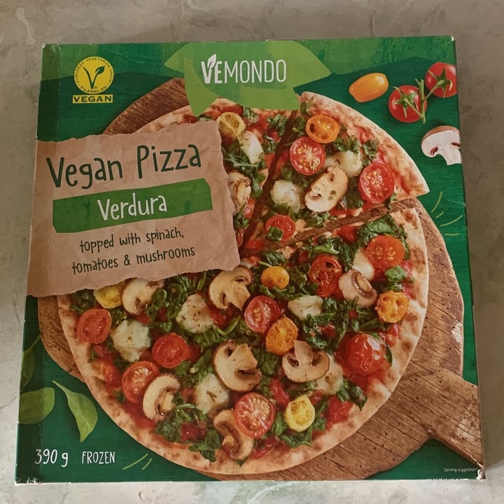 review photo of Vemondo Vegan Pizza Verdura with Spinach, Tomatoes & Mushrooms shared by @dariasala on 04 Apr 2022 - review