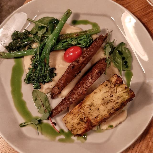 Photo of the dish “Smoked Tempeh On Parsnip Purée With Horse Radish”