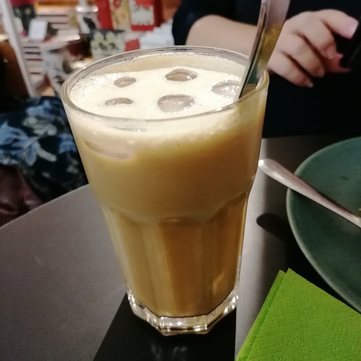 photo of Sammakon Kirjakauppa Iced Salted Caramel Latte shared by @hennaemilia on  05 Nov 2021 - review