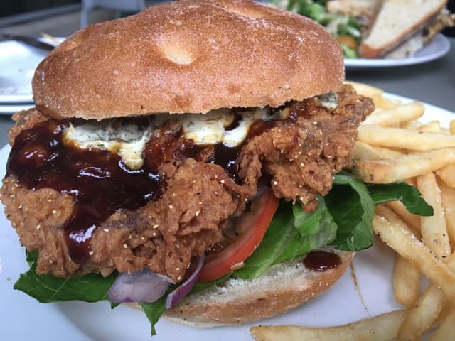 Foto do prato “Barbecue Seitan Sandwich”