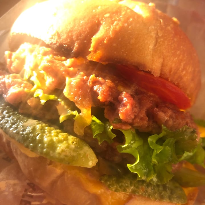 photo of Hank Burger Spicy Mayo shared by @rabuchan on  03 Jul 2021 - review