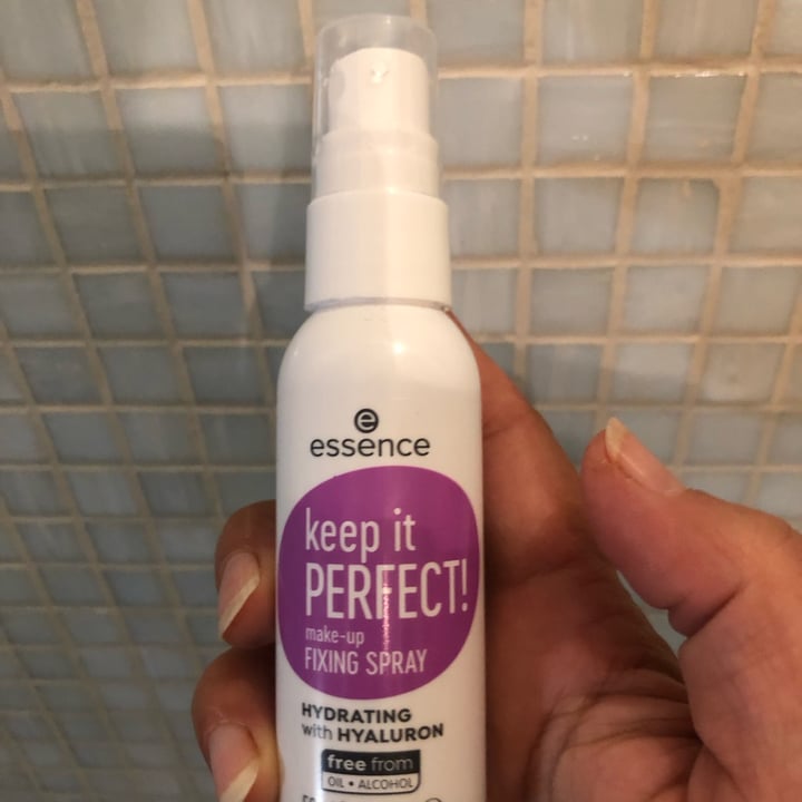 photo of Essence  Keep It PERFECT! Make-up FIXING SPRAY shared by @violettaplantbased on  05 Nov 2022 - review
