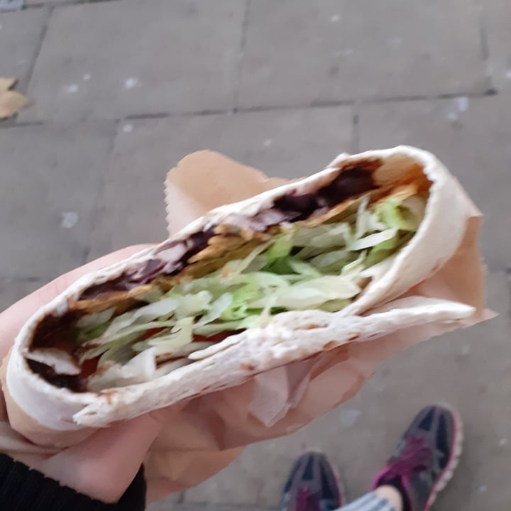 photo of Taco Bell Crunchwrap supreme (veganised) shared by @tillymjo on  29 Nov 2020 - review