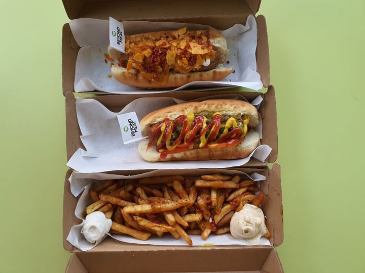 photo of Veggie Dojo Nacho cheese and bacon hotdog shared by @veggiexplorer on  19 Apr 2020 - review