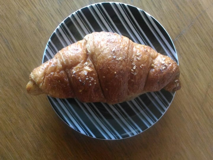 photo of Pasticceria Caffetteria Loana Croissant Farro E Mora shared by @riccardoanimale on  28 Mar 2020 - review