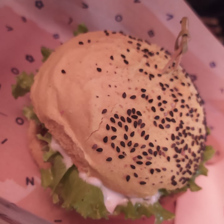 photo of Flower Burger Funky Cecio shared by @bratkart0ffel on  20 Oct 2021 - review