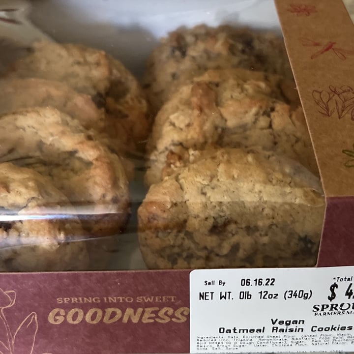 photo of Sprouts Farmers Market Oatmeal raisin cookies shared by @ferinooshkhosravi on  15 Jun 2022 - review