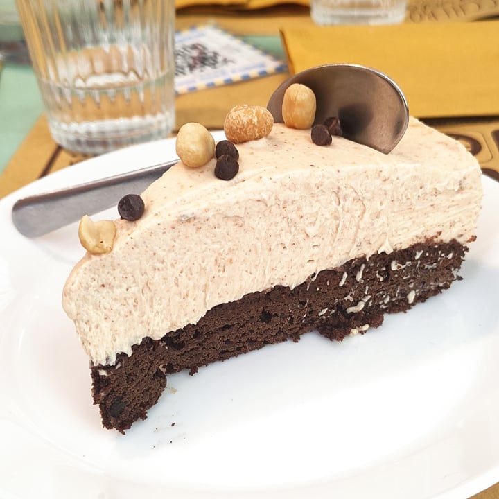 photo of Zucchero a Velò Brownie cheesecake al burro di arachidi shared by @higitusfigitus on  24 Apr 2022 - review