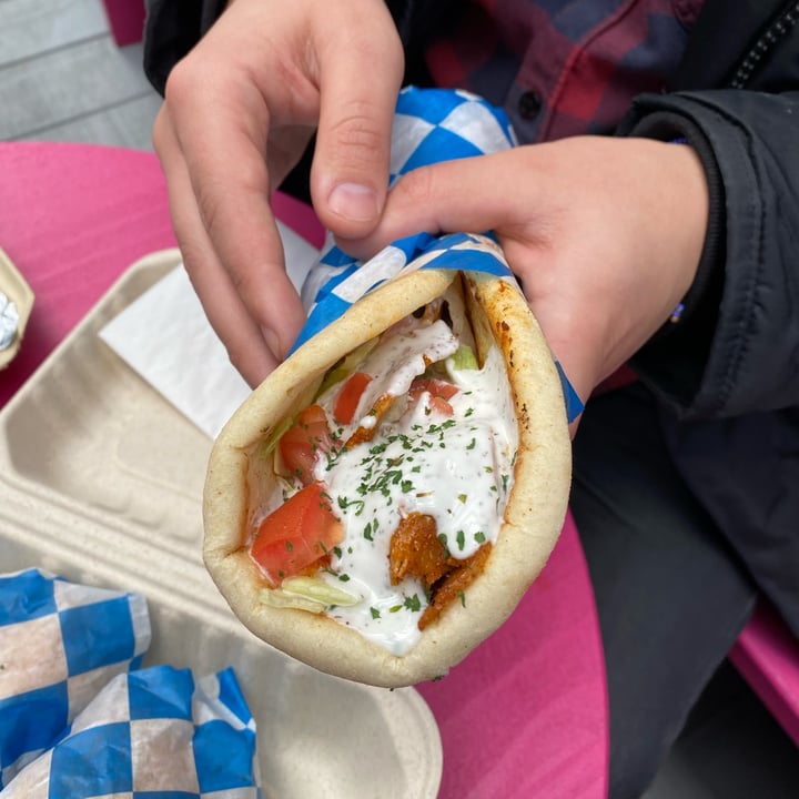 photo of Vegan On The Fly Gyro Sandwich Chicken shared by @montrealrealtor on  11 Mar 2022 - review