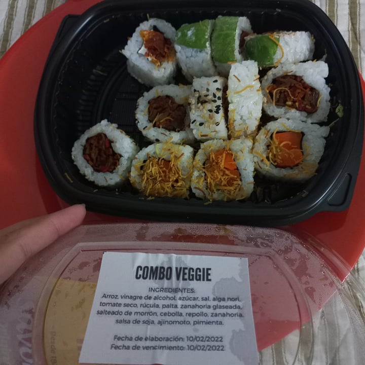 photo of Let it V - Vegan Sushi Tabla sorpresa x 8 shared by @chuequita on  13 Feb 2022 - review