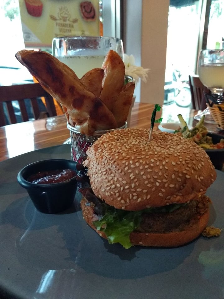 photo of Vegan Planet Krispy burger shared by @anamary81 on  20 Dec 2019 - review