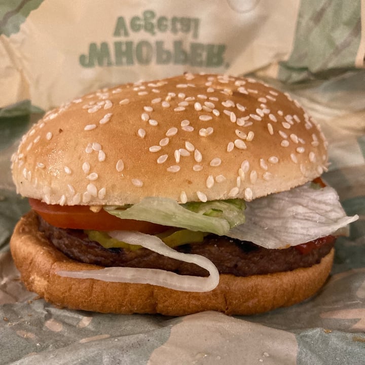 photo of Burger King whopper vegetal shared by @camisuarezc on  28 Oct 2021 - review
