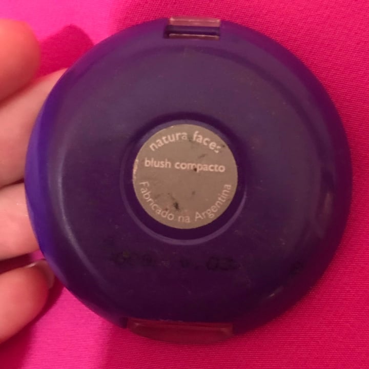 photo of Natura Blush Compacto Faces shared by @delfina5 on  11 Jan 2021 - review