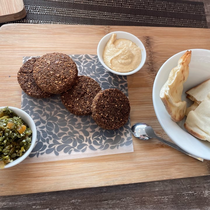 photo of XUE CAFE AEROPUERTO falafel shared by @aagoss on  05 May 2022 - review