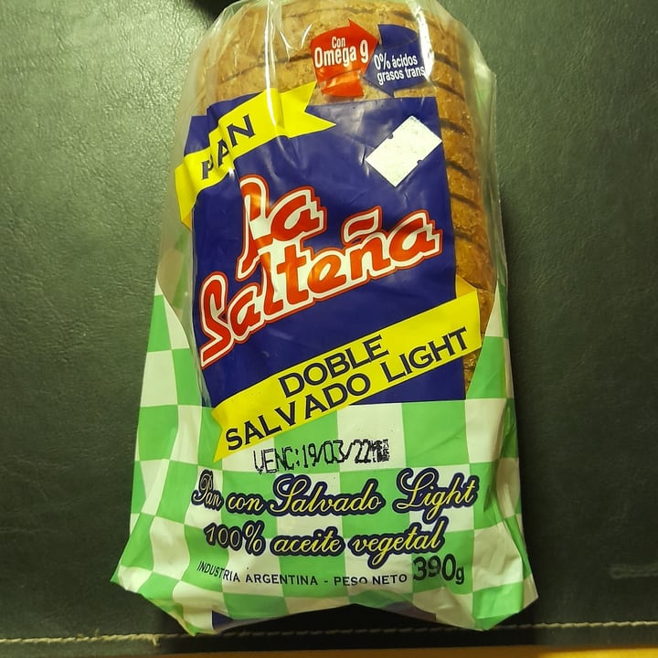 photo of La Salteña pan doble salvado light shared by @rocio1 on  21 Mar 2022 - review