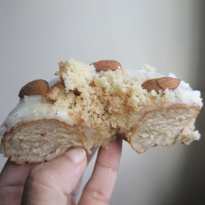photo of Grumpy & Runt | Little Deli & Donuts Lemon Almond Cake shared by @rushisushi7 on  11 Jun 2022 - review
