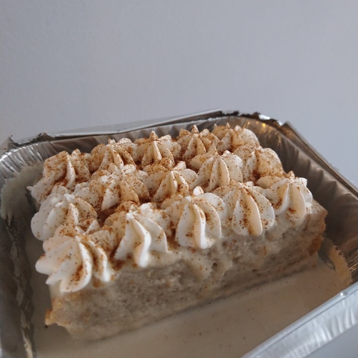 photo of The Plant Based Factory / SANA Tres leches vegano shared by @mac04 on  03 Nov 2021 - review