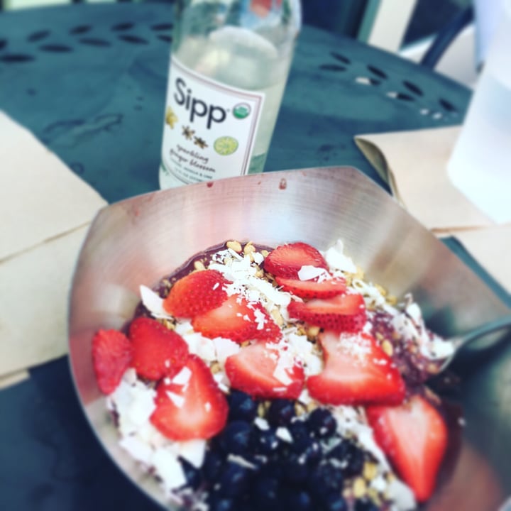 photo of Vitality Bowls Superfood Cafe July Bowl shared by @laceywebbie on  04 Jul 2019 - review