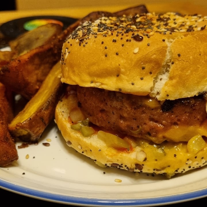 review photo of Williamsburg Beyond Cheese shared by @beto71 on 24 Sep 2021 - review