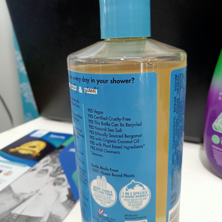 review photo of Love Beauty and Planet Body Wash shared by @lisajoesman on 02 Mar 2022 - review