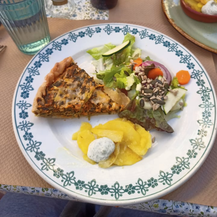 photo of La Libélula Vegan Café Quiche Tofu shared by @rockzio on  12 Dec 2021 - review