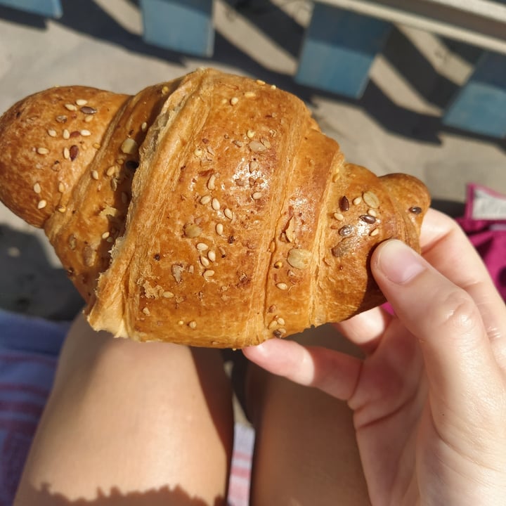 photo of Bagno Tamerici Croissant con marmellata all'arancia shared by @lidiaaguilar on  26 Jun 2022 - review