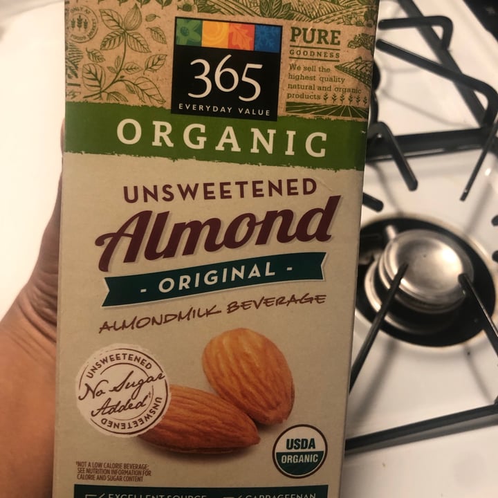 photo of 365 Whole Foods Market Organic Unsweetened Original Almond Milk shared by @ab10365 on  01 Oct 2020 - review