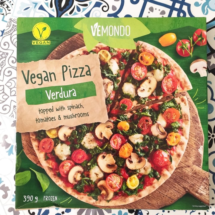 photo of Vemondo Vegan Pizza Verdura with Spinach, Tomatoes & Mushrooms shared by @dolcenera on  31 Mar 2022 - review