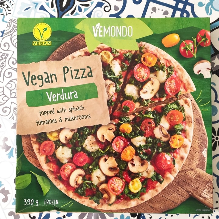 review photo of Vemondo Vegan Pizza Verdura with Spinach, Tomatoes & Mushrooms shared by @dolcenera on 31 Mar 2022 - review