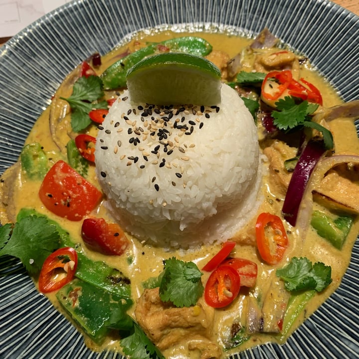 photo of wagamama aberdeen raisukaree tofu shared by @cuttingoutthecoo on  13 Dec 2021 - review