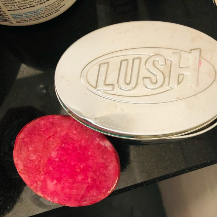 photo of LUSH Fresh Handmade Cosmetics balsamo solido American Cream shared by @crisvegana on  16 Jun 2022 - review