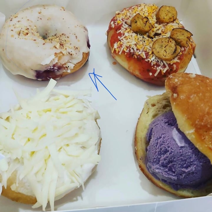 photo of Delish Vegan Doughnuts Peanut butter Jelly shared by @marimolona on  21 Jun 2020 - review