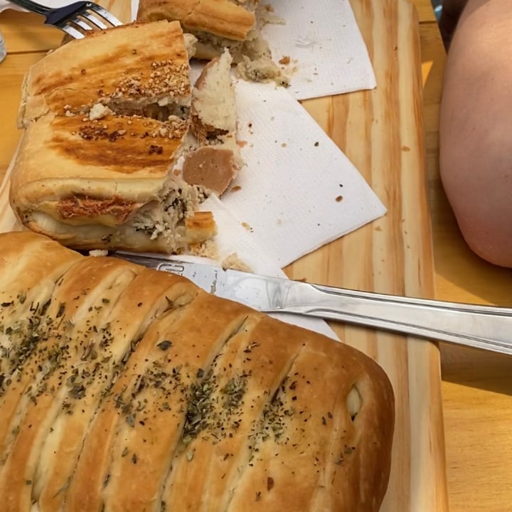 photo of Amarama Vegan Baguete "Frango" com catupiry e de Calabresa shared by @amandabthill on  17 Apr 2022 - review